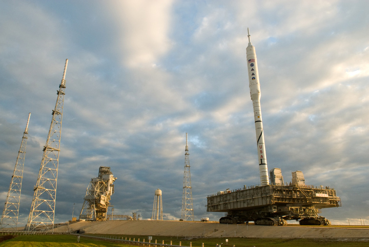 GAO Probes NASA Plans to Shut Down Moon Program